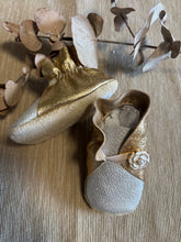 Load image into Gallery viewer, 10cm Button Bootie - Gold & Silver