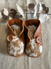 Load image into Gallery viewer, 10cm Button Bootie - Tan Leather & Cowhide