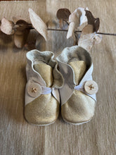 Load image into Gallery viewer, 10cm Button Bootie - White & Gold Leather
