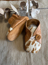 Load image into Gallery viewer, 10cm Button Bootie - Light Tan Leather & Splatter Painted Cowhide