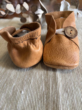 Load image into Gallery viewer, 11cm Button Bootie - Light Tan Leather