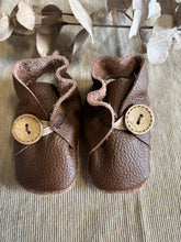 Load image into Gallery viewer, 10cm Button Bootie - Brown Leather