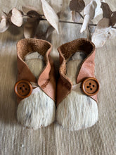 Load image into Gallery viewer, 10cm Button Bootie - Tan Leather & Cowhide