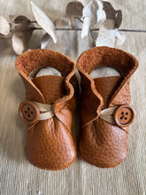 Load image into Gallery viewer, 10cm Button Bootie - Tan Leather