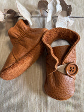 Load image into Gallery viewer, 10cm Button Bootie - Tan Leather