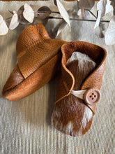 Load image into Gallery viewer, 10cm Button Bootie - Tan Leather & Cowhide