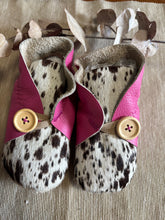 Load image into Gallery viewer, 13cm Button Bootie - Fuchsia Leather & Splatter Painted Cowhide