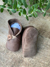 Load image into Gallery viewer, Button Bootie - Brown