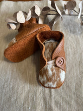Load image into Gallery viewer, 10cm Button Bootie - Tan Leather &amp; Cowhide
