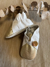 Load image into Gallery viewer, 10cm Button Bootie - White &amp; Gold Leather
