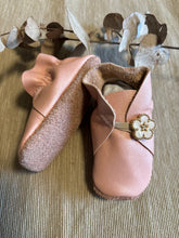 Load image into Gallery viewer, 11cm Button Bootie - Pink Pearl Leather
