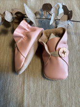 Load image into Gallery viewer, 10cm Button Bootie - Pink Pearl Leather
