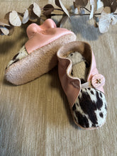 Load image into Gallery viewer, 11cm Button Bootie - Pink Pearl Leather &amp; Splatter Painted Cowhide
