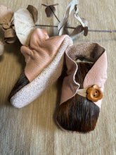 Load image into Gallery viewer, 11cm Button Bootie - Pink Leather &amp; Cowhide

