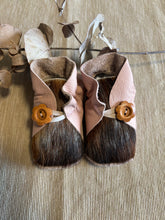 Load image into Gallery viewer, 11cm Button Bootie - Pink Leather &amp; Cowhide
