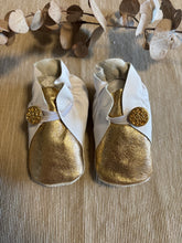 Load image into Gallery viewer, 11cm Button Bootie - White &amp; Gold Leather
