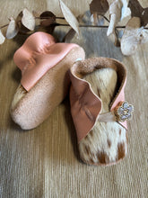 Load image into Gallery viewer, 10cm Button Bootie - Pink Leather &amp; Cowhide

