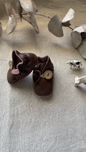 Load image into Gallery viewer, 10cm Button Bootie - Brown Leather
