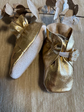 Load image into Gallery viewer, 11cm Button Bootie - Gold Leather

