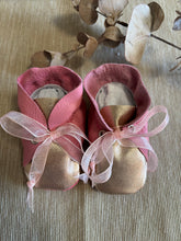 Load image into Gallery viewer, 10cm Lace Bootie - Pink &amp; Rose Gold
