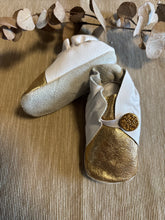Load image into Gallery viewer, 11cm Button Bootie - White &amp; Gold Leather
