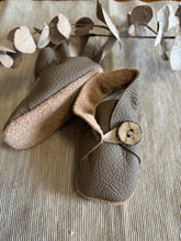 Load image into Gallery viewer, 10cm Button Bootie - Mink Leather
