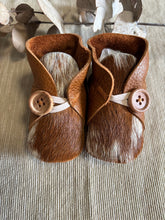 Load image into Gallery viewer, 10cm Button Bootie - Tan Leather &amp; Cowhide
