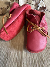 Load image into Gallery viewer, 13cm Button Bootie - Raspberry Leather
