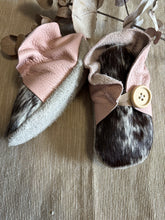 Load image into Gallery viewer, 13cm Button Bootie - Pink Leather and Cowhide
