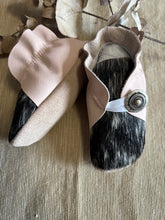 Load image into Gallery viewer, 12cm Button Bootie - Pink Leather and Cowhide
