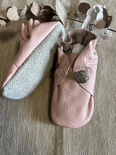 Load image into Gallery viewer, 13cm Button Bootie - Dusty Pink Leather

