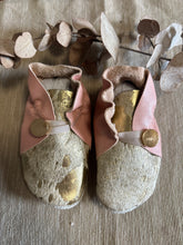 Load image into Gallery viewer, 13cm Button Bootie - Pink Leather and Gold Cowhide
